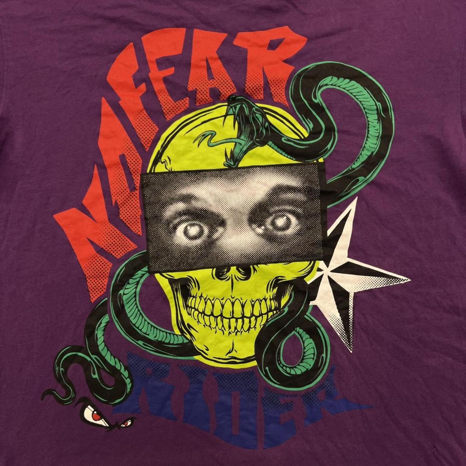 Vintage 90’s No Fear Skate Men's Purple Skull & Snake Graphic T-Shirt Medium Y2K