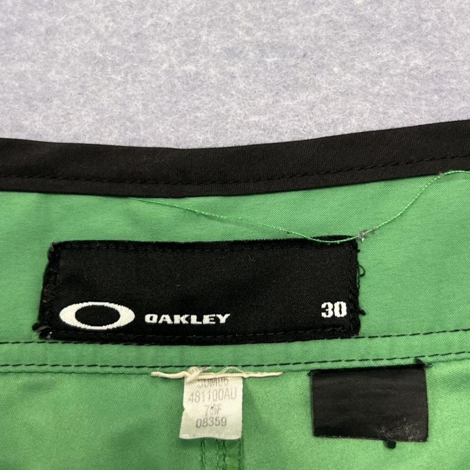 Vintage 2005 Oakley Men's Green Diamond Logo Print Y2K Surf Board Shorts Size 30