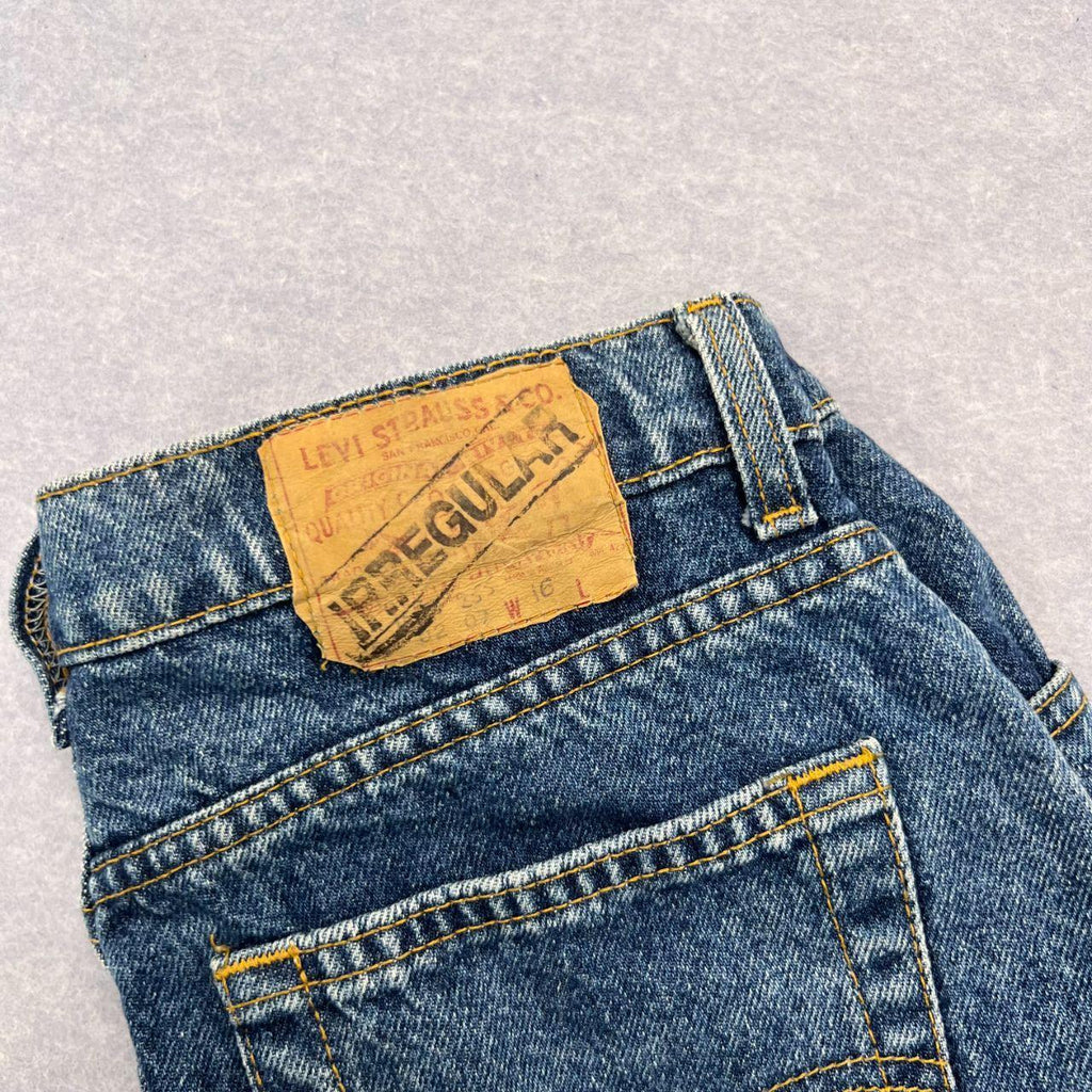 Vintage Levi's Regular Fit Mom Jeans Blue Made in Australia 1993 W30" L32"