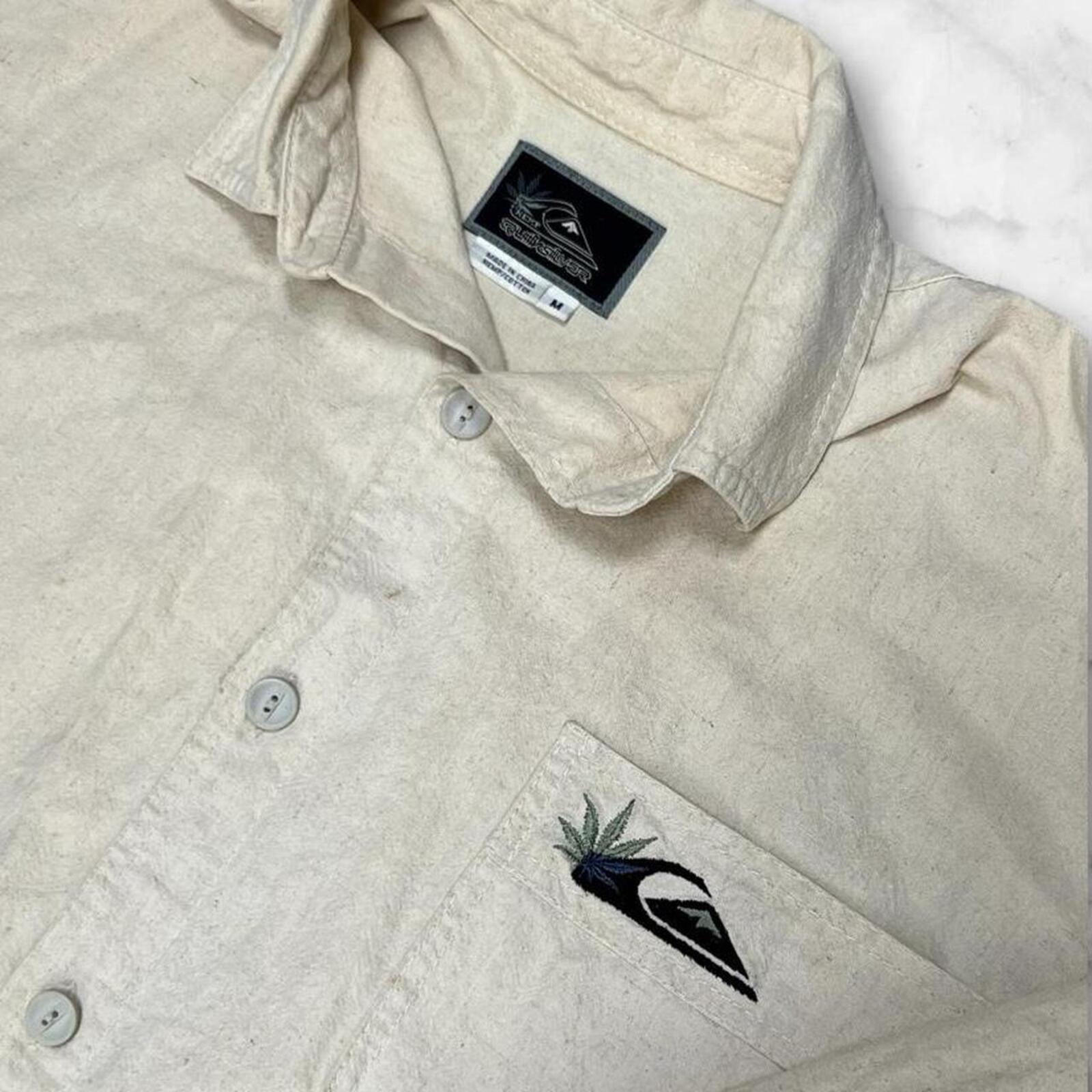 Vintage Quiksilver Surf Men’s Beige Cream Kemp Button Up Dress Shirt Y2K Medium
