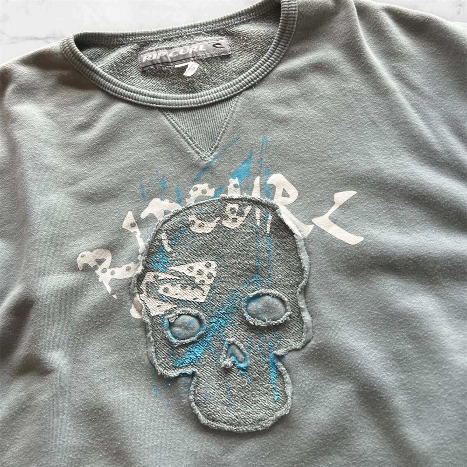 Vintage Rip Curl Surf Men’s Light Blue / Grey Embroidered Skull Sweatshirt Large