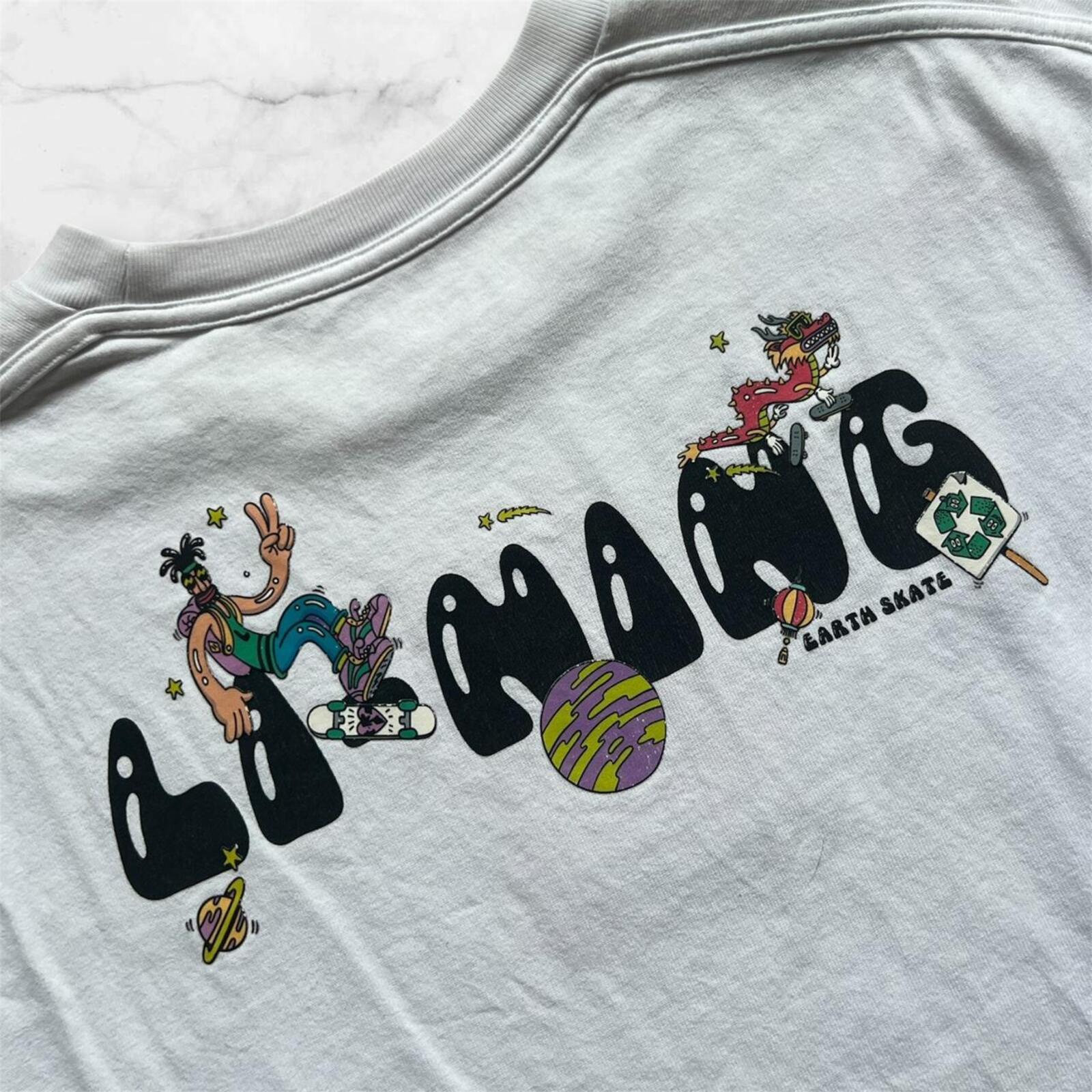 Li-Ning Skateboarding X Steven Harrington “Earth Day” Graphic Y2K Skater T-Shirt Men’s Medium