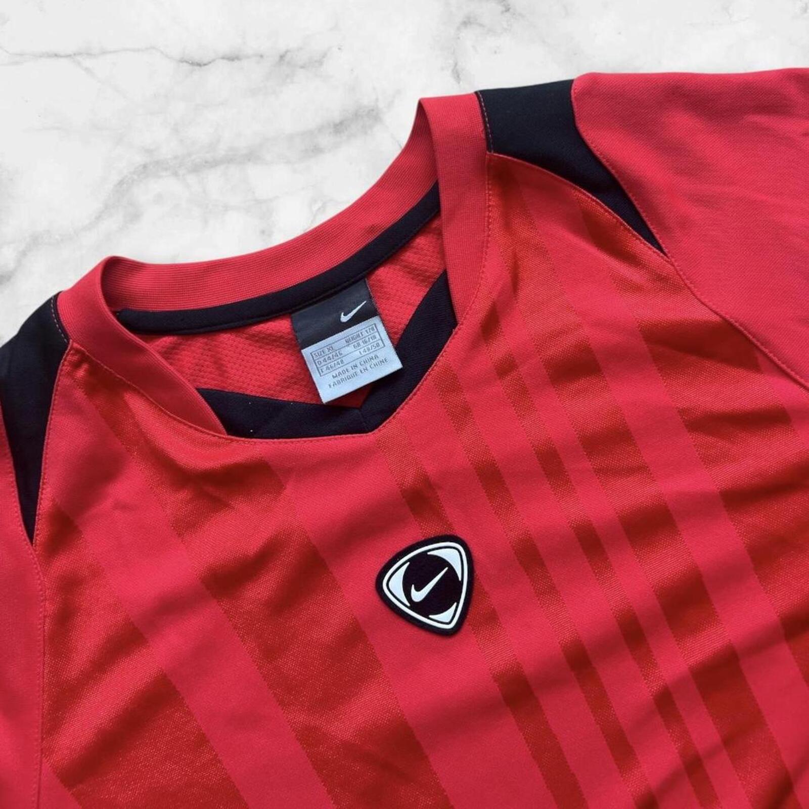 Vintage 00’s  Nike Women’s Red & Black Sports Training Top / Jersey Y2K XL