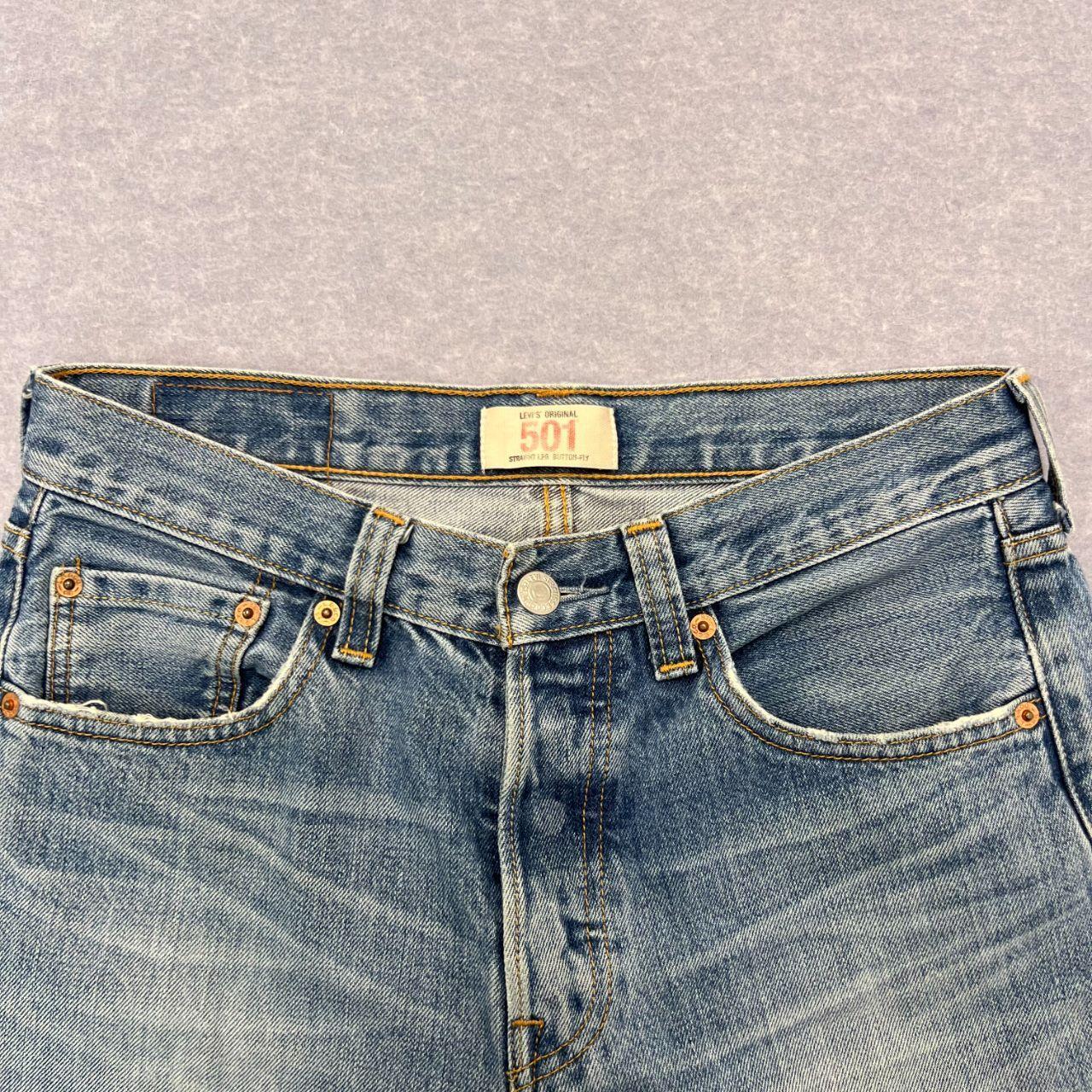 Vintage Levi’s 501 Y2K Light Wash Denim Jeans Button Fly W29 L32 Made In 2000