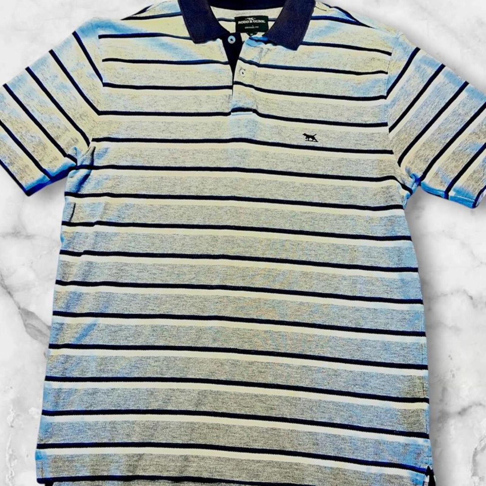 Rodd & Gunn Men’s Grey, White & Black Striped Polo (Navy Dog) Preppy Medium