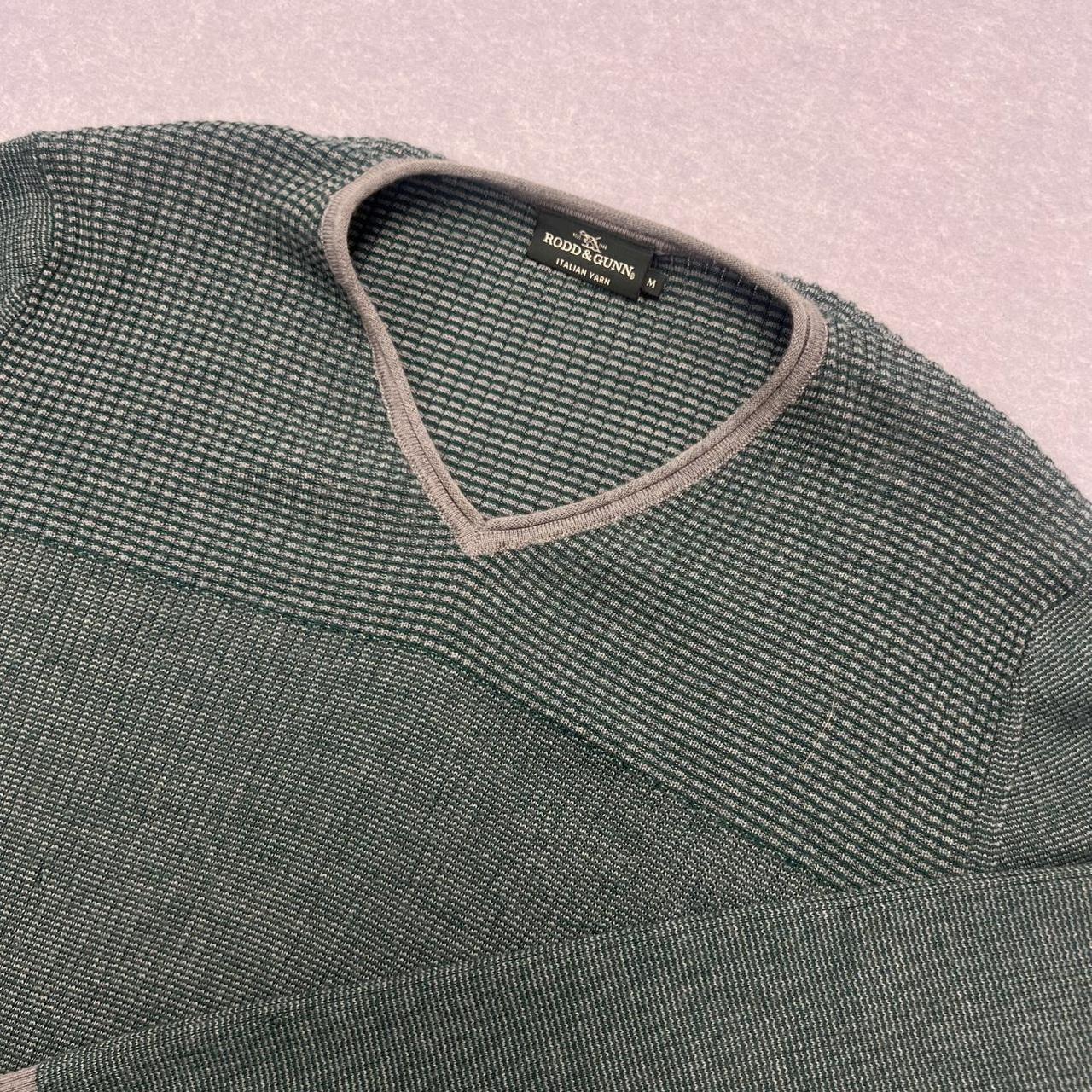 Vintage Rodd & Gunn Green& Grey Check 100% Merino Wool V Neck Sweater Medium