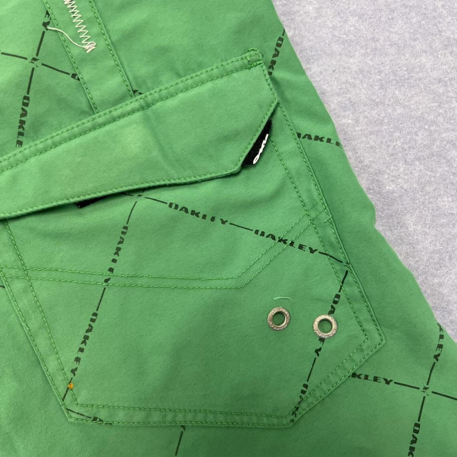 Vintage 2005 Oakley Men's Green Diamond Logo Print Y2K Surf Board Shorts Size 30