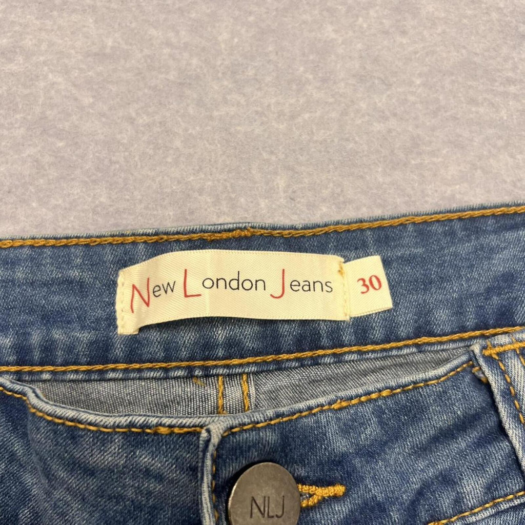Vintage New London Jeans Womens Size 30 - Blue Denim distressed - star patch Y2K