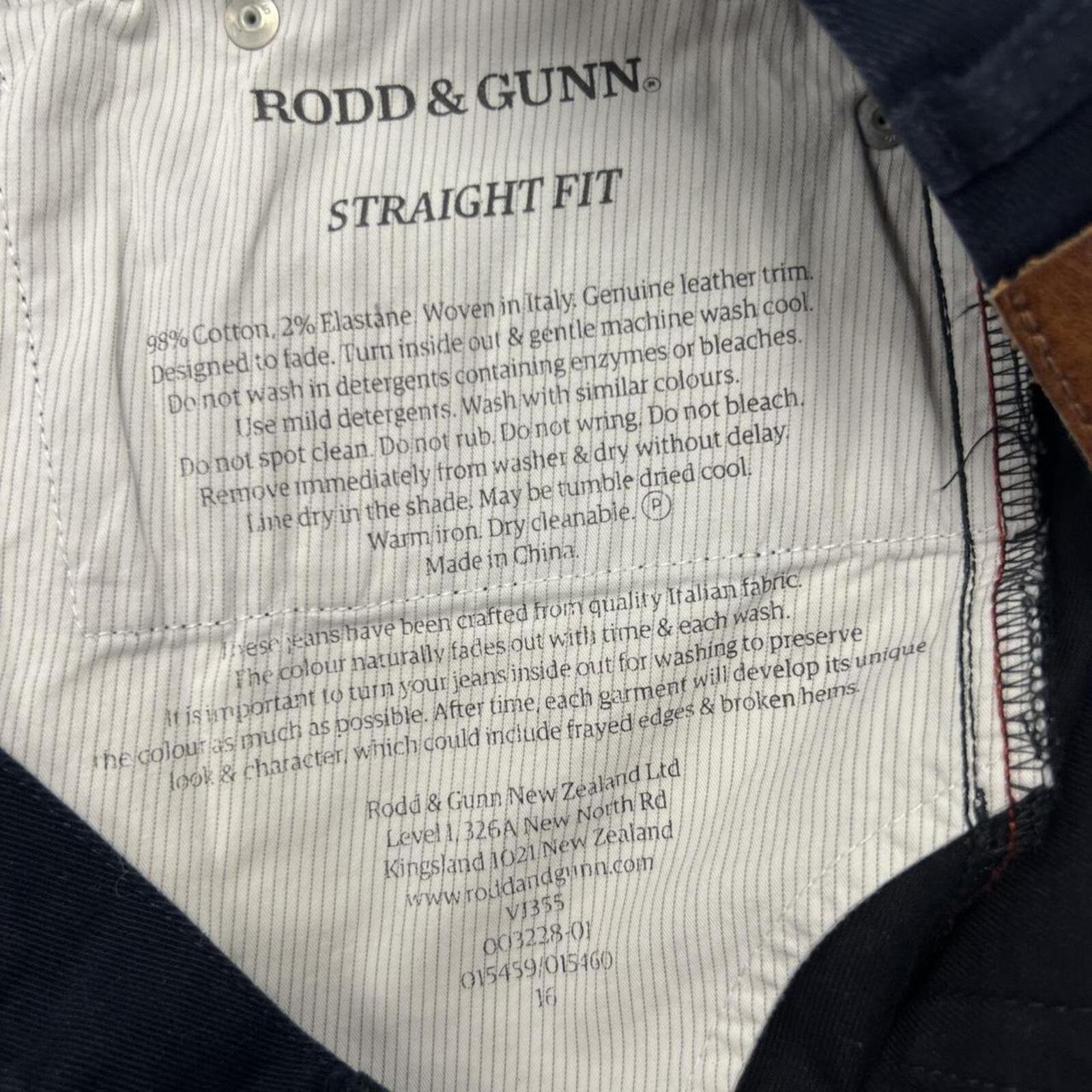 Rodd & Gunn Jeans VJ355 Straight Fit Navy Leather Trim Mens 36L
