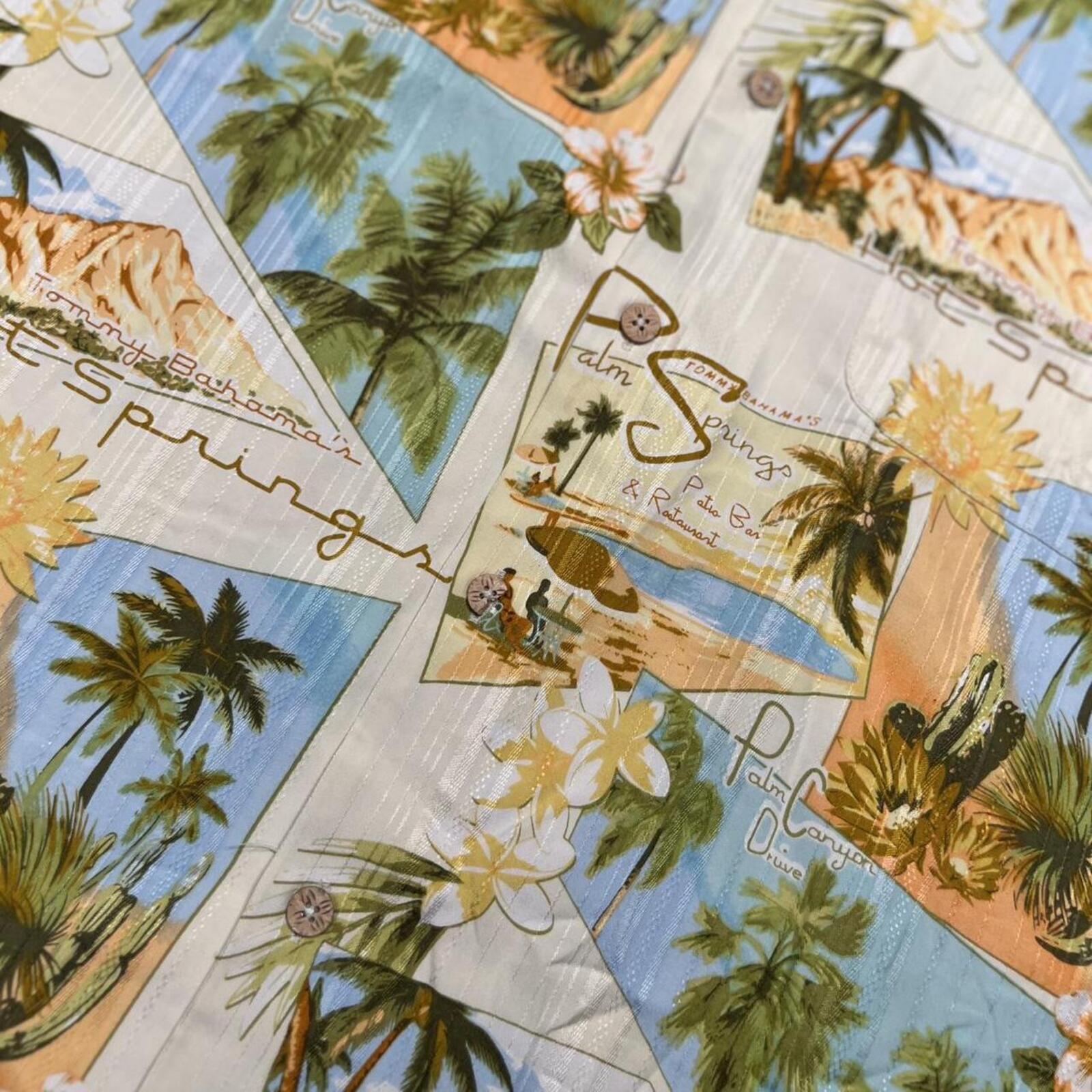 Tommy Bahama Men's 100% Silk Palm Springs Floral Hawaiian Camp Button Up Shirt Tan / Multicoloured Size Medium