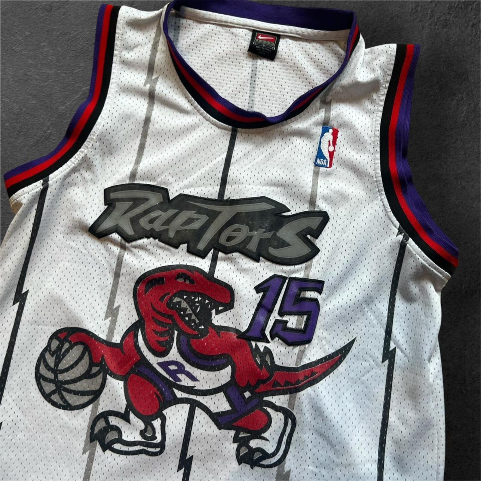 Vintage Nike Team Toronto Raptors Vince Carter No.15 Swingman Jersey Small +2”