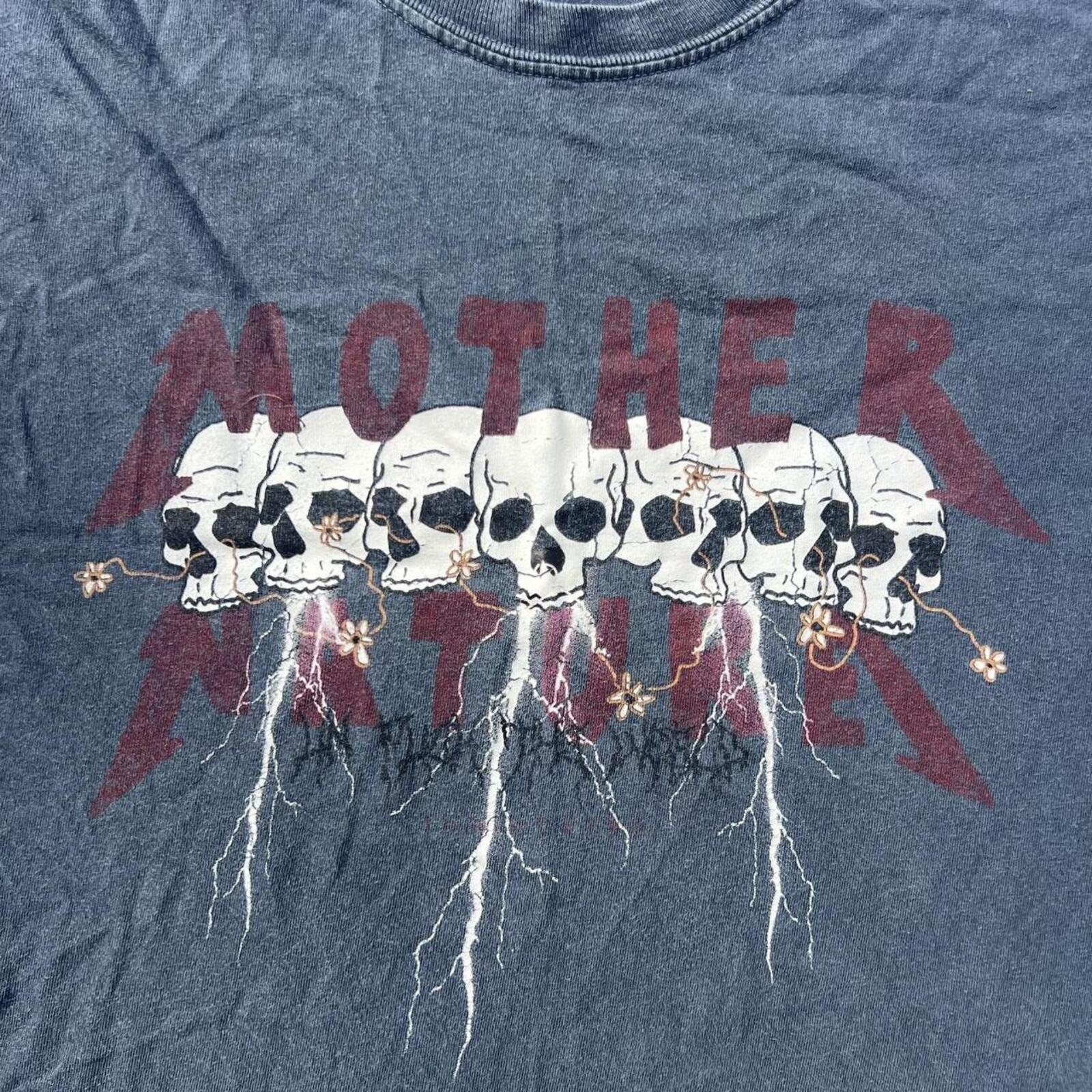 In Minds Eye “Mother Nature” Surf Men's Washed Grey Skull Graphic Tee XXL