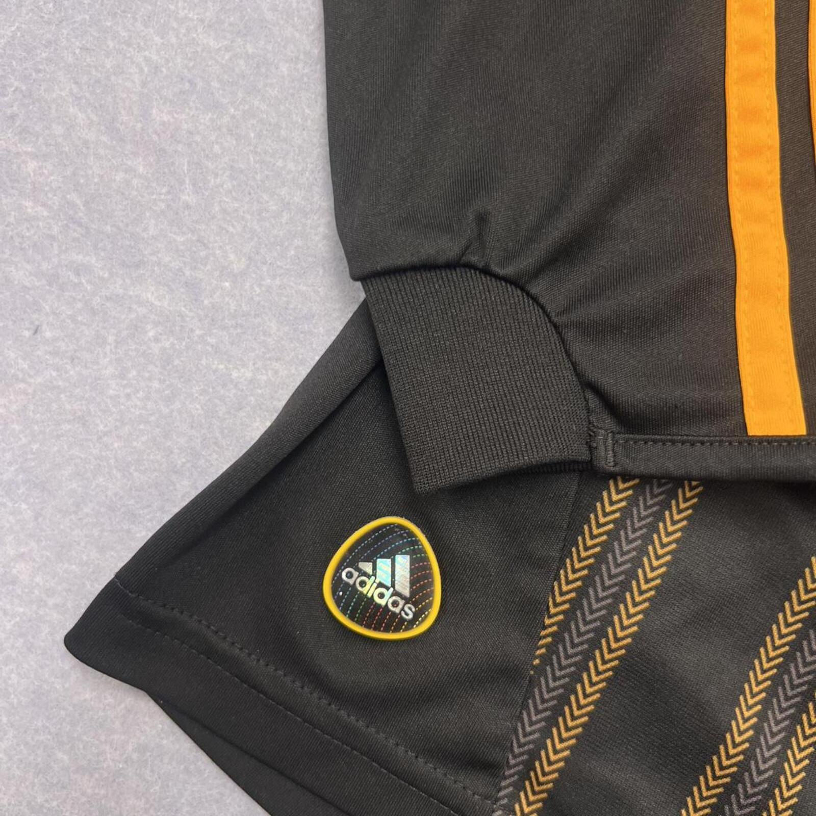 Vintage 2010/11 Adidas Chelsea FC Black & Orange Longsleeve Away Jersey 8 “MAJE”