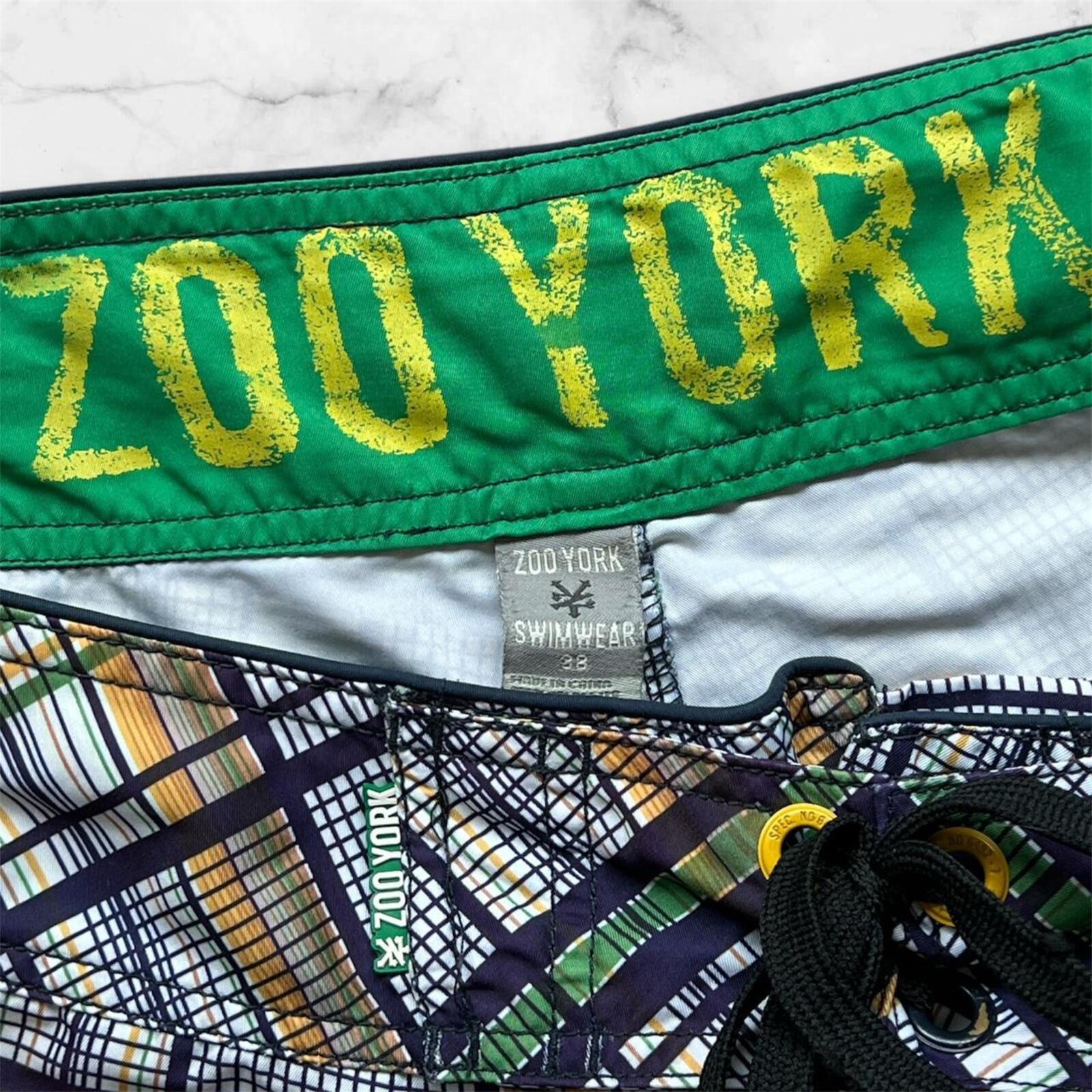 Vintage Zoo York Multicoloured Plaid Men’s Surf BoardShorts Embroidered Skull State Of Liberty Y2K Size 38”