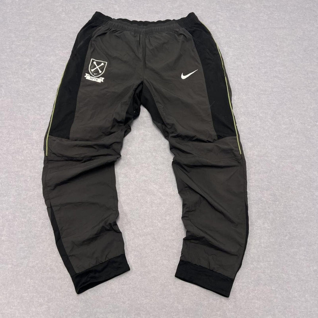 Nike NFTB Football Crossbones Men’s Dark Grey Baggy Track Pants Soccer Large