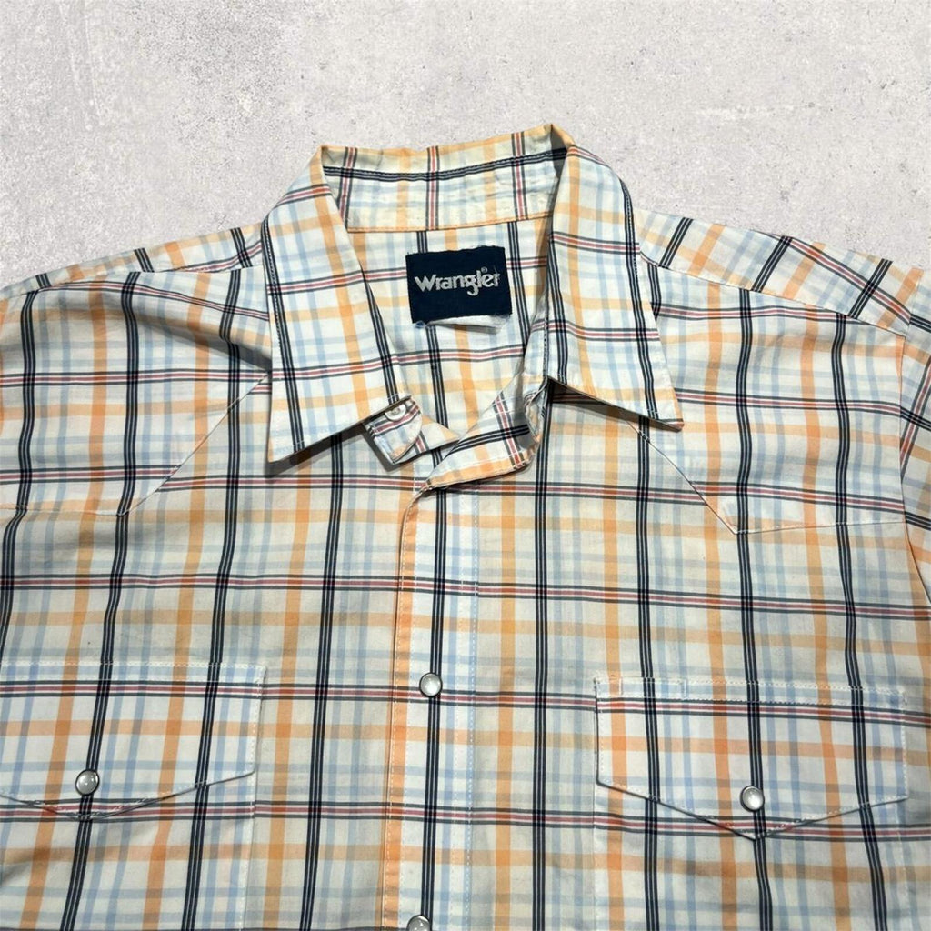Vintage 90’s Wrangler Men's Orange & White Plaid Western Pearl Snap Dual Pocket Shirt Medium