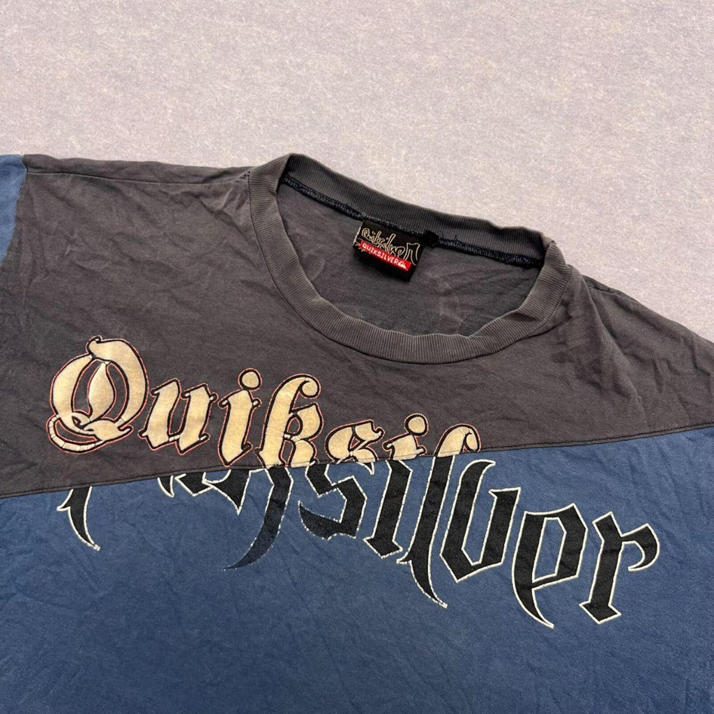 Vintage Quiksilver Surf Men's Blue & Grey Felt Spell-Out Graphic Tee Y2K XL