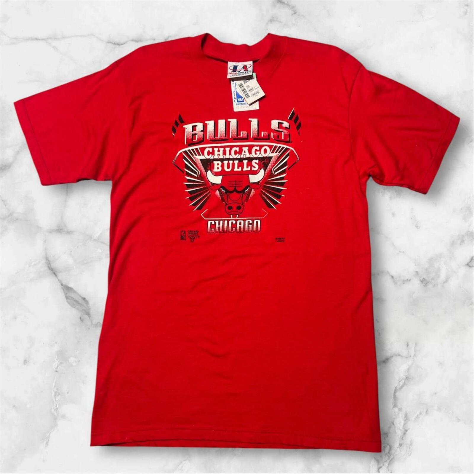 Vintage 90’s Chicago Bulls Logo Athletic Red Graphic Print T-Shirt XL BRAND NEW