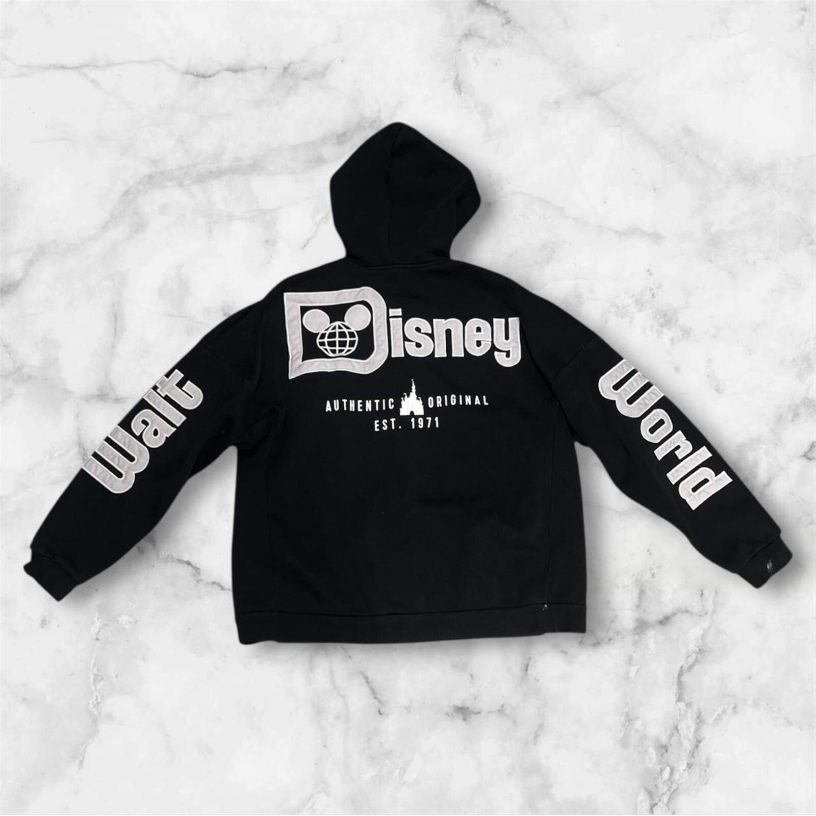 2025 Walt Disney World Mens Disney Parks Black & Grey AOP Spell Out Hoodie Large.